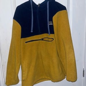 PULLOVER HOODED SWEATER